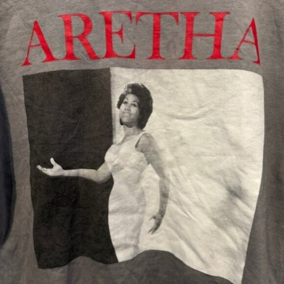 Retro Queen Of Soul Aretha Franklin Distressed Graphic Tee - Unisex - Picture 7 of 16